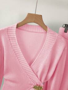 GlowEve 秋冬新款蓝色女式毛衣，不对称金属纽扣开衫，高腰显瘦休闲喇叭裤，简约通勤两件套针织衫 - 藕粉色 - 查看 3