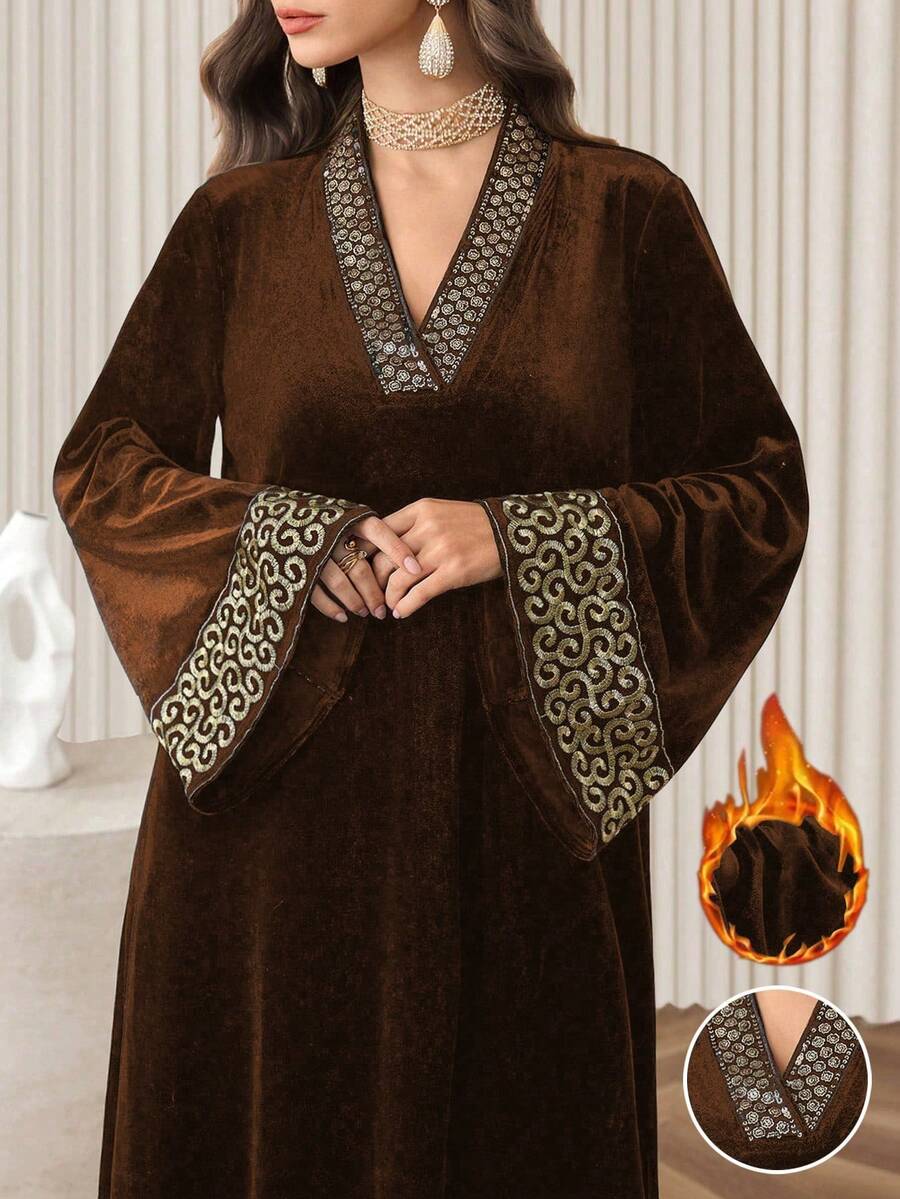 Al Najma 黑色丝绒V领亮片刺绣修身A字连衣裙，优雅秋冬款 - 咖啡棕 - 查看 1