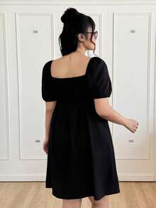 CovetEZ 大尺碼方領黑色嬰兒裙式度假連衣裙 - 黑色 - 查看 2