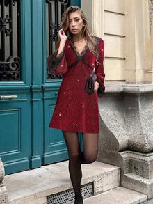 Pariaura Zimowa sukienka z patchworku z metaliczną nicią i zdobiona kryształkami