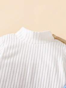 SHEIN Conjunto de 2 piezas para niños pequeños: Peto de pana y camiseta de cuello alto acanalado de manga larga con decoración de dinosaurio 3D