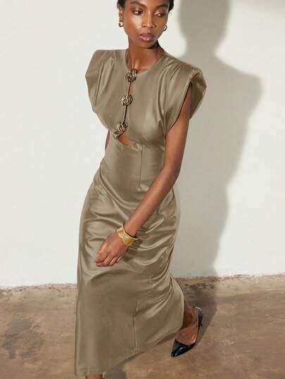 Aveloria Modichic New Autumn/Winter PU Leather Solid Color Hollow Metal Buckle Waist Exaggerated Shoulder Long Dress