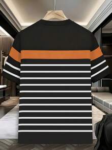 复古条纹印花男士休闲T恤，夏季必备，骑士印花设计，时尚有型。这款T恤款式新颖，极具吸引力，是送给兄弟姐妹、节日或父亲节的绝佳礼物。休闲简约，时尚百搭。 - 黑色 - 查看 2