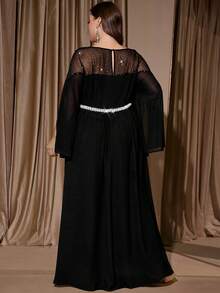 SHEIN Clasi 大码优雅派对连衣裙，圆领镂空设计，长袖，雪纺A字廓形；秋季圆领镂空设计开衩长喇叭袖雪纺A字连衣裙。 - 黑色 - 查看 2