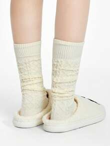 ROMWE Kawaii Pluszowe, haftowane jamniki, grube podeszwy, futrzane kapcie w kratkę, antypoślizgowe, ciepłe, damskie kapcie domowe z kreskówkowym psem, na Halloween - Czarne i Białe - Zobacz 5