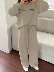 DAZY Women's Letter Print Decoration Loose Fit Sweatshirt Pajama Set, Autumn/Winter - Khaki - View 3