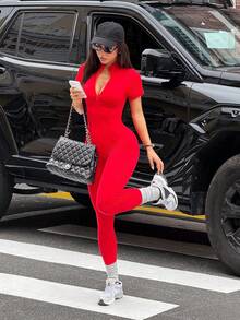 Dewbera Seamless Bodysuit, Sexy Slim Fit, Sports Jumpsuit, Romper, Zipper Design - Red - View 3