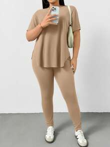 SHEIN Essnce مجموعة قطعتين من قميص أسود قصير الأكمام وسروال ليجنز للنساء ذوات الحجم الكبير، ملابس رياضية كاجوال مريحة وأساسية وقابلة للتنوع، تخسيس اليومي، ملابس للخروج، ملابس Y2K، أسلوب بسيط، ملابس للكنيسة - كاكي - مشاهدة 5