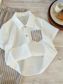 SHEIN 两件套儿童男童休闲百搭舒适波浪条纹 Polo 领开领短袖衬衫和短裤套装，适合通勤、上学、日常休闲、度假、旅行、运动、春夏穿着。 - 彩色 - 查看 6