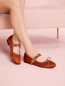 CUCCOO DOLLMOD Mocasines de ballet con puntera redonda, suela blanda, tira de ante, bloqueo de color, decoración de remache metálico y lazo para mujeres - Óxido marrón - Ver 4