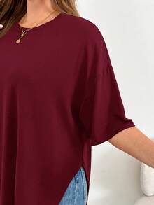 SHEIN Essnce Áo thun ngắn tay xẻ tà, kiểu dáng đơn giản, thoải mái, dễ mặc cho nữ, thích hợp mặc đi chơi, dành cho mùa xuân hè. - Màu Đỏ Sâu - Xem 7