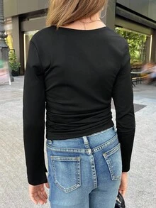 SHEIN 青少年女孩黑色褶皱长袖 T 恤，袖口开衩，腰部褶皱，U 领，方领 T 恤，黑色上衣，适合秋冬 - 黑色 - 查看 2