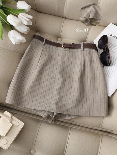 Franclia Petite Franclia休闲通勤时尚百搭高腰棕色腰带柔软条纹梭织面料卡其色短裤、半身裙、短裙，适合春秋季穿着。
