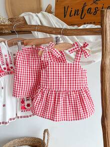 SHEIN Vintaside Kids 2件套女婴幼儿/新生儿0-3岁春夏休闲日常可爱度假条纹蝴蝶结装饰吊带背心+短裤套装 - 紅色 - 查看 4