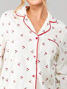 MISSGUIDED Conjunto de pijama de manga larga con botones y pantalón de largo completo con estampado de cerezas y ribete de contraste - Albaricoque - Ver 5