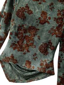 Franclia Winter Velvet Floral V-Neck Casual T-Shirt For Women, Maija Fall Winter 2025 - Green - View 7