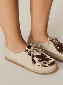 Styleloop Classic Cow Print Lace-Up Casual Women Flats For Christmas - Beige - View 2