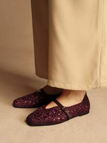 Rosivie Women's Buckle Design Floral Hollow-Out Fashion Flats