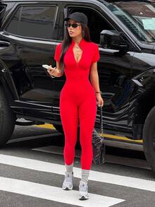 Dewbera Seamless Bodysuit, Sexy Slim Fit, Sports Jumpsuit, Romper, Zipper Design - Red - View 1