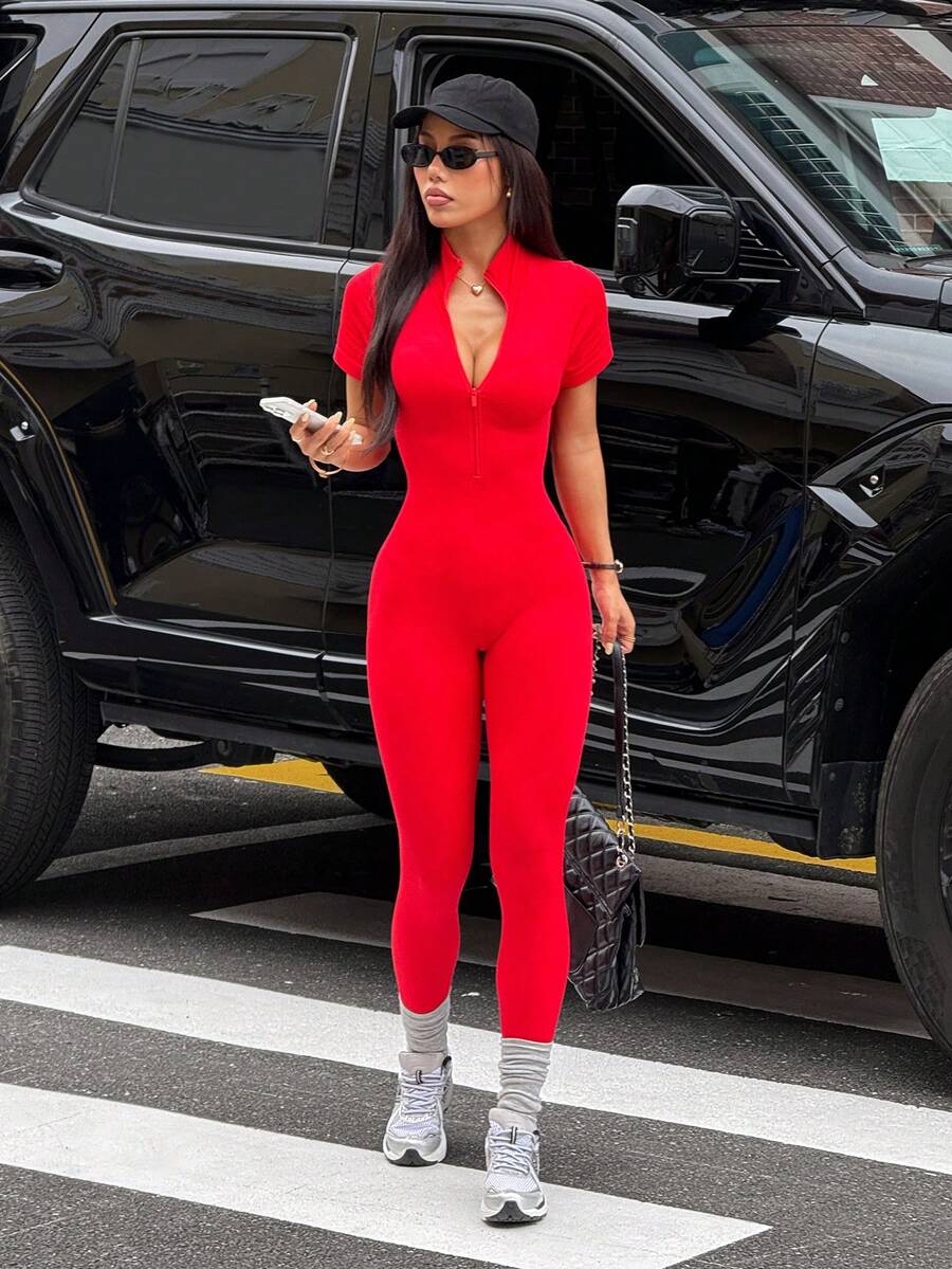 Dewbera Seamless Bodysuit, Sexy Slim Fit, Sports Jumpsuit, Romper, Zipper Design - Red - View 1