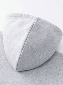 SHEIN ChillGRL 女童连帽衫和运动短裤套装两件套：保暖内衬，厚实舒适的卫衣面料；宽松时尚的版型；可爱彩色数字印花灰色连帽卫衣搭配复古中度水洗蓝色直筒牛仔裤。适合所有季节，百搭造型。弹性腰带，可爱牛仔裤剪裁。高性价比。时尚女童卫衣和牛仔裤两件套。 - 彩色 - 查看 4