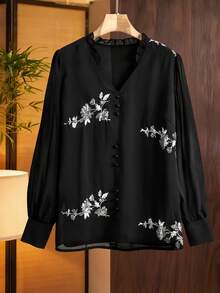 Modelyn Blouse noire en mousseline de soie à encolure en V pour femmes grandes tailles avec broderie florale élégante, top style vintage à manches longues