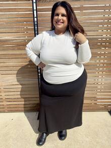 Enliva Plus Size Fitted Simple Solid Color Split Hem Stretchy Casual Pencil Skirt, For Apple Rounded Body Shape, For Body Shape, For Summer - Black - View 9