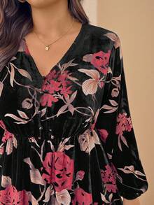 SHEIN LUNE 大码V领长袖落肩印花宽松腰身连衣裙 - 彩色 - 查看 8