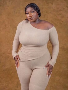 CurvyTilda 女士秋季服装，冬季加大码女士纯色不对称肩长袖上衣和喇叭裤两件套 - 卡其色 - 查看 8