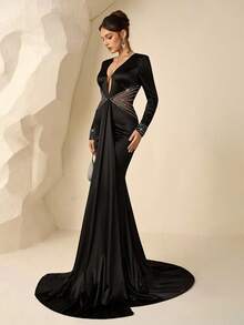 Coutiva 优雅秋冬长袖缎面深V领腰侧镂空水钻设计修身鱼尾裙正式晚礼服，适合婚礼宾客、学生礼服、万圣节礼服、毕业礼服等场合。 - 黑色 - 查看 8