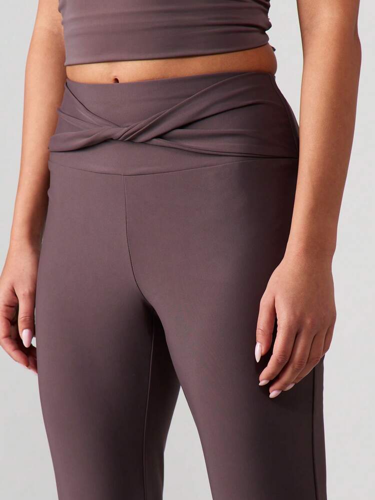 MISSGUIDED High Rise Twist Detail Leggings Full Length Fitted Stretchy Yoga Pants Casual Activewear Bottom Comfortable Waistband Design