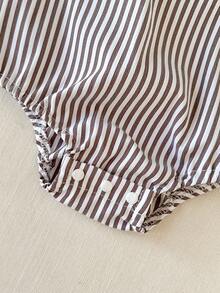 SHEIN 2pcs/Set Baby Boys Round Neck Long Sleeve White T-Shirt + Striped Bib Pants With Bear Embroidery And Pockets Bodysuit, Casual Retro Cute Outfit, Suitable For Spring/Autumn Outings Or Vacation - Black and White - View 7