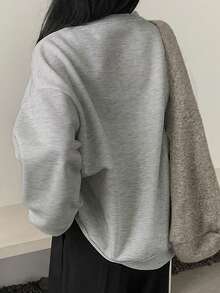 DAZY 女士秋冬保暖内衬圆领宽松套头卫衣，饰有字母刺绣，休闲都市街头风 - 灰色 - 查看 4