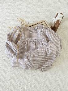 SHEIN 2pcs Baby Girls Casual Cute Plaid Ruffle Hem Long Sleeve Top And Shorts Set, Suitable For Spring, Autumn, Winter Outings, Parties, Gatherings, Daily Wear - Khaki - View 1