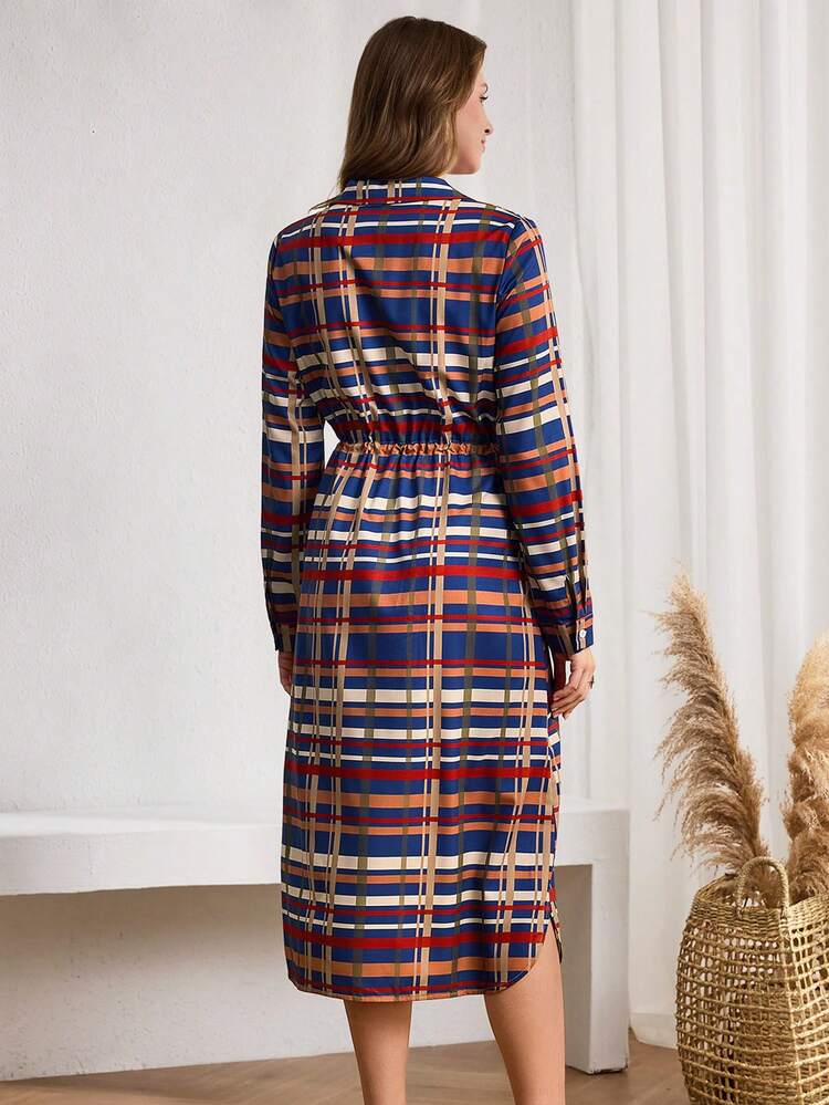 This Elegant Women's Spring/Summer Dress Features A Navy Blue Base With Contrasting Red, Brown, And White Plaid Patterns, Creating A Retro Yet Vibrant Look. The Classic Plaid Pattern Adds A Touch Of Vintage Style. The Long-Sleeved Shirt Style With A Drawstring Waist And A Crisp Collar Adds A Touch Of Casual Elegance. Perfect For Spring And Autumn, This Dress Is Suitable For Both Casual Outings And Light Commutes. The Plaid Pattern Conveys A Retro Feel While The Fitted Waist Showcases A Relaxed And Stylish Look, Making It A Versatile And Practical Addition To Any Wardrobe.