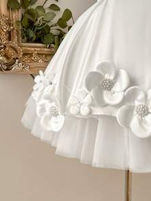 Lovelzi 优雅奢华白色缎面手工3D立体花卉装饰复古腰线泡泡裙摆短款连衣裙，适合婚礼、新娘礼服、晚宴、派对、礼品等场合。 - 白色 - 查看 3
