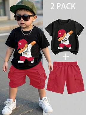 SHEIN طقم قصير الأكمام بطبعة الدب الكرتونية وشورت كارجو مناسب للأولاد الصغار للارتداء اليومي والخروج، مناسب للربيع والصيف