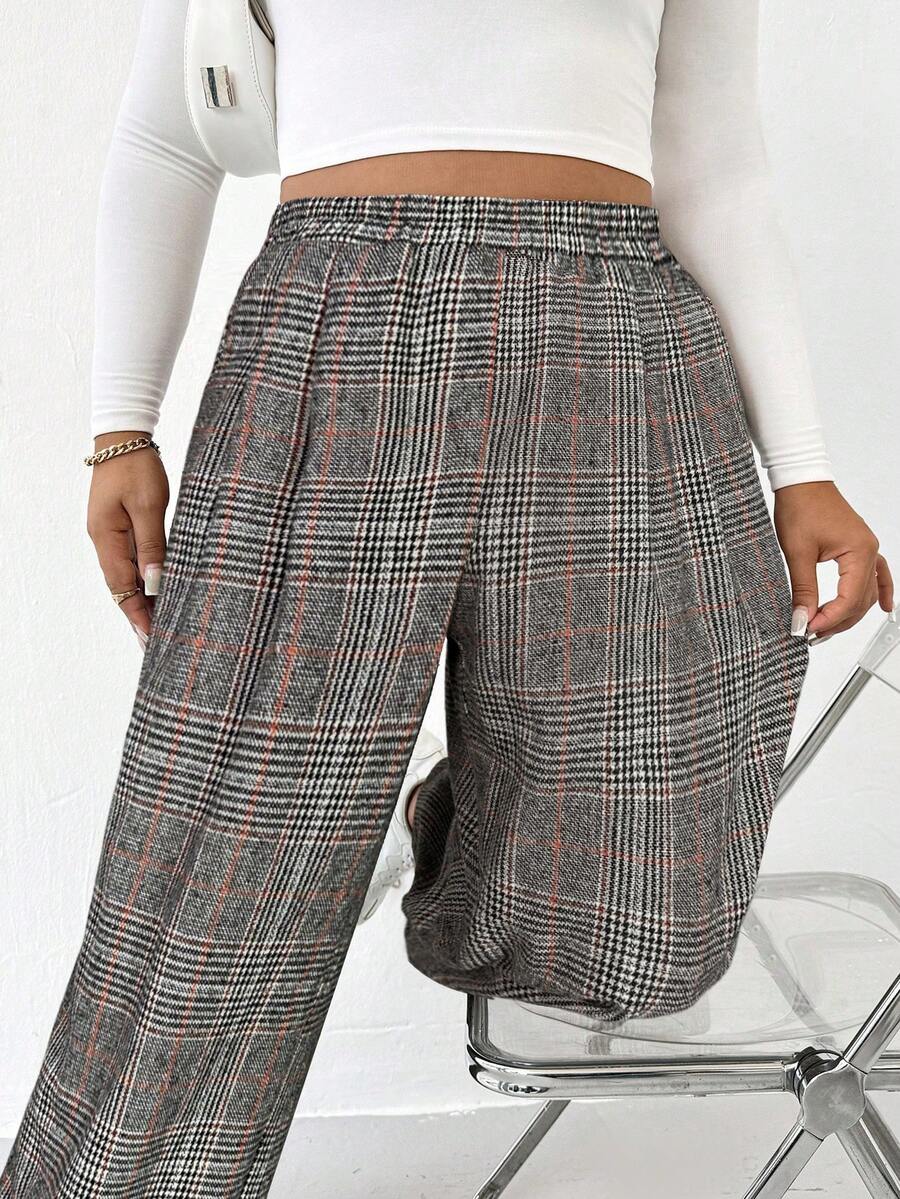 SHEIN Essnce Calça Pantalona Retrô Marrom Xadrez Quente de Cintura Elástica Larga para Mulheres Plus Size, Casual e Confortável para o Dia a Dia, Roupas de Inverno Femininas - Multicolorido - Visão 1