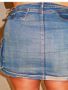 Enliva Obviously_ebony Plus Size Y2K Zip-Up Vintage Washed Low Waist Mini Denim Skirt, For Apple Rounded Body Shape - Blue - View 2
