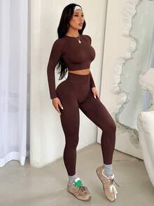 Dewbera Set de 2 piezas de top de manga larga y pantalones pitillo de unicolor, conjunto deportivo sin costuras para mujeres - Café integral - Ver 4