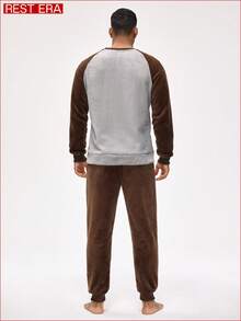 Conjunto de pijama con top de cuello redondo de manga larga con aplicación de letra de color contrastante y pantalón de unicolor para hombre - Multicolor - Ver 2
