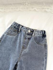 LMoss Kids Celana Jeans Biru Longgar untuk Bayi Perempuan dengan Bordir Bunga Matahari - Light Wash - View 6