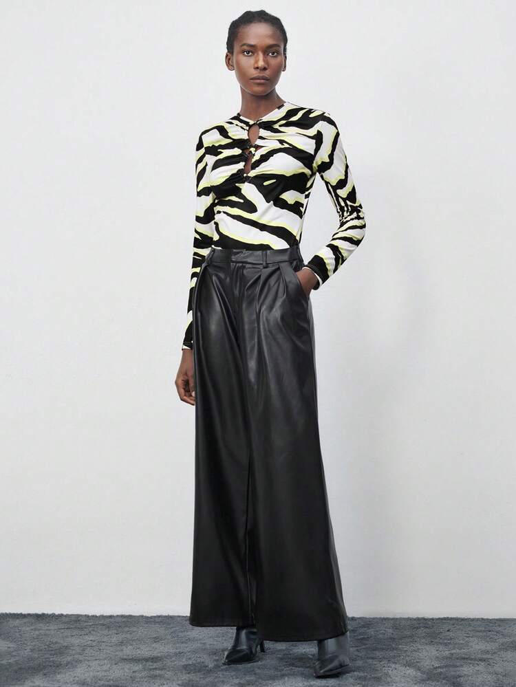 SHEIN Maija Women's Full Print Lace-Up Long Sleeve Fitted T-Shirt, Blending Casual Resort Style And Urban Chic. The Unique Lace-Up And Hollow-Out Design Add Stylish Highlights, Fitted Cut Accentuates The Feminine Curves. Suitable For Daily Commute, Business Casual, Summer Dating, Wedding Guest Occasions, Showcasing Elegance And Fashionable Vibe, A Comfortable And Stylish Versatile Piece