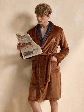 SHEIN EverLounge بشكل متباين ياقة من الفليس جيبان مزدوجان روب حمام رجالي