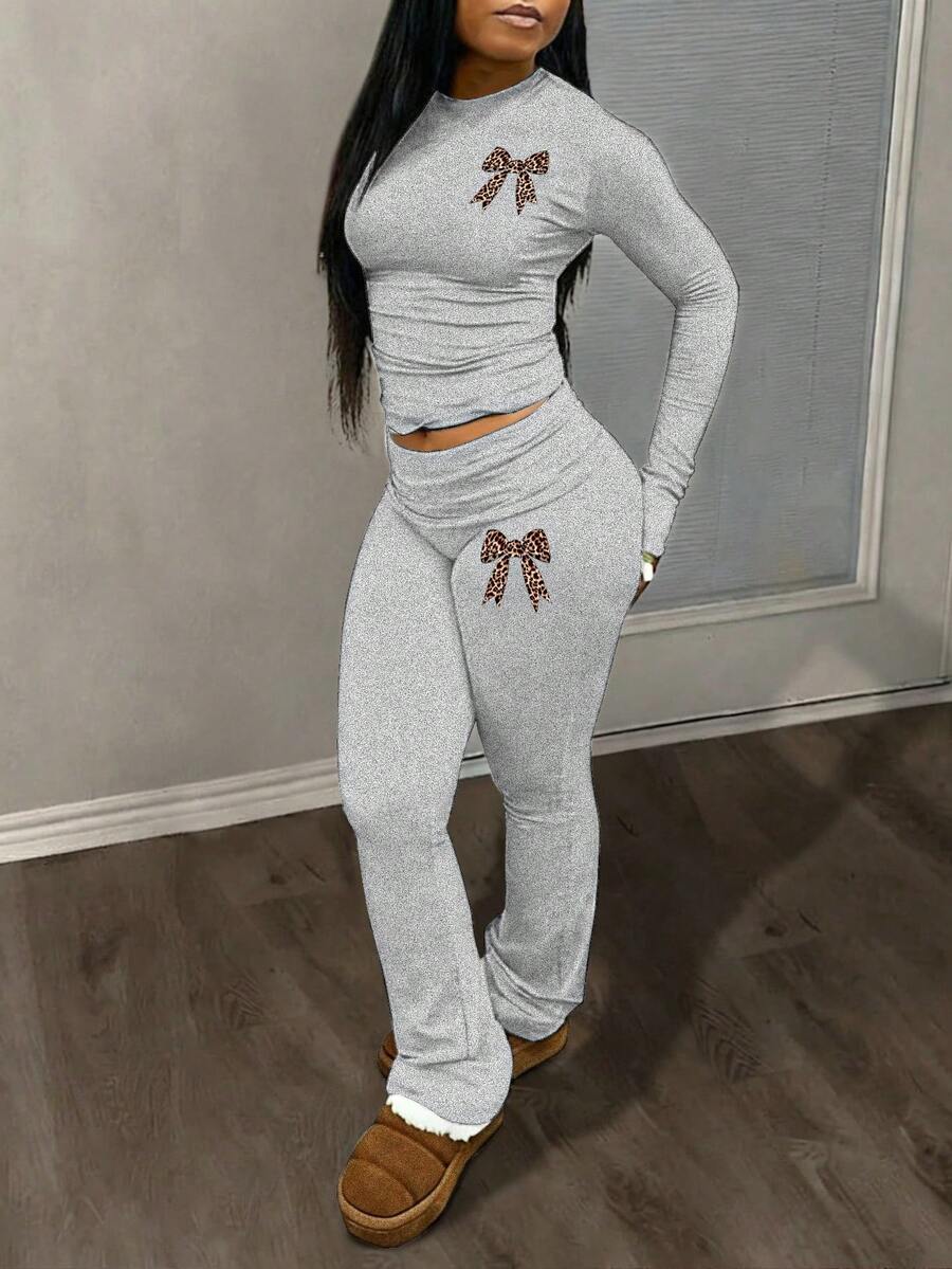 Slaydiva Setup Autumn Winter Women/Grey 2 Piece Set/Women's Fall Clothing/Women's Winter Clothing/Two Pieces Suits/Flare Jeans/Long-Sleeved Tops/Casual Crew Neck Long-Sleeved Yoga Pants Short Pleated Tops Yoga Wide-Leg Pants Flare Pants Women's Two Pieces Suits/Y2k Clothing/Streetwear/Women's Going Out Tops/Leopard Bow Graphic - Light Grey - View 1