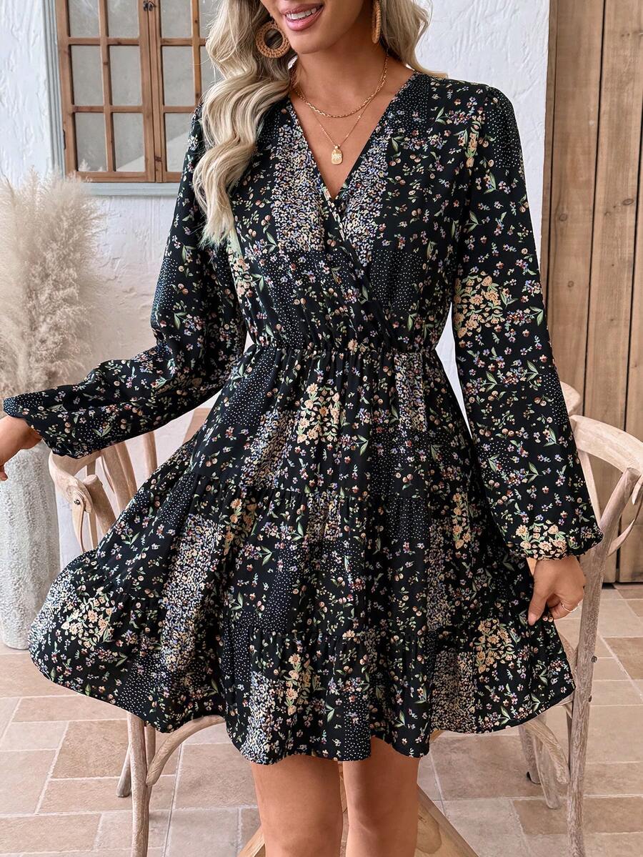 EMERY ROSE Damska sukienka z dekoltem w serek i drobnymi kwiatowymi zdobieniami, z długim rękawem i kopertowym przodem - Wielokolorowe - Zobacz 1