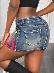 Slaydiva Plus-Size Women's Sexy, Fashionable, Street Punk Letter Print Low-Waisted Denim Mini Skirt; Summer Women's Denim Shorts, Y2K Style, Denim Mini Shorts, Mini Shorts, Women's Denim Mini Skirt, Y2K Denim Mini Skirt, Letter Print, Medium Blue Denim Skirt, Christmas, New Year's, Valentine's Day.