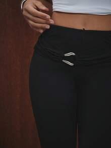 Hauture Women's Metal Linked Decor Casual Shorts - Black - View 2