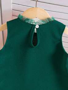 SHEIN Playful Pals Newly Launched! Young Girl Sleeveless Dress In A Stylish And Elegant Debutante Style. Features A Round Neck With Delicate Tulle Splicing, Hand - Sewn Beads, And A Tulle - Trimmed Hem. It Combines Comfort, Fashion, Exuding A Sweet And Cute Charm.