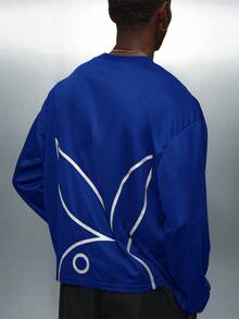 PLAYBOY X SUMWON Camiseta de malla de fútbol de manga larga, cuello redondo, ajustada a la cintura, con gran logotipo en la espalda y pequeño texto en la parte delantera - Azul - Ver 5